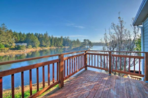 Waterfront North Bend Home 9 Miles into Town